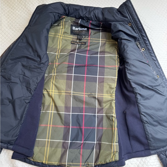 Never worn! Barbour Women's Navy Highfield Quilted Jacket - Navy and Brown - Picture 3 of 3